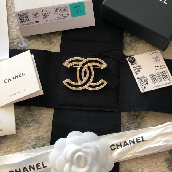 ❌SOLD❌CHANEL 21B Gold & Crystal XLarge Brooch NEW - Picture 3 of 17